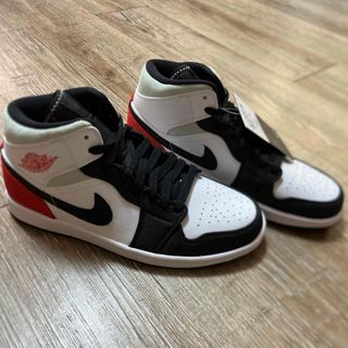 ジョーダン(Jordan Brand（NIKE）)のNIKE AIR JORDAN1 MID SE 新品‼️(スニーカー)