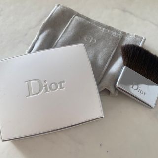 ディオール(Dior)のDiorスノーカラーコレクティングプレストパウダー(フェイスパウダー)