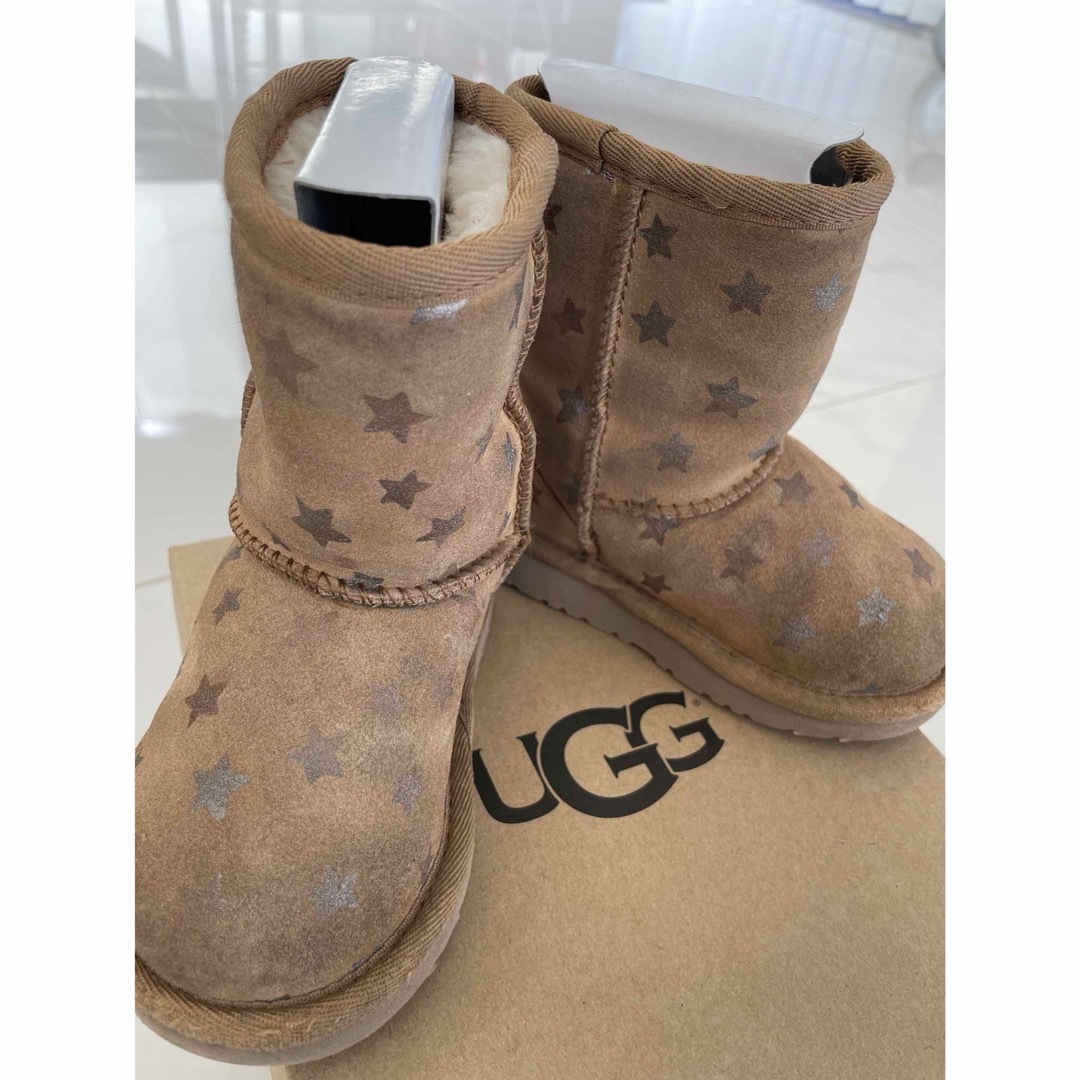 UGG(アグ)のUGG キッズブーツ14.5cm キッズ/ベビー/マタニティのキッズ靴/シューズ(15cm~)(ブーツ)の商品写真