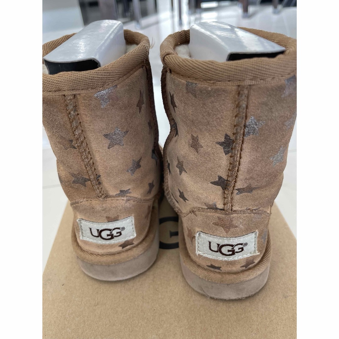 UGG(アグ)のUGG キッズブーツ14.5cm キッズ/ベビー/マタニティのキッズ靴/シューズ(15cm~)(ブーツ)の商品写真
