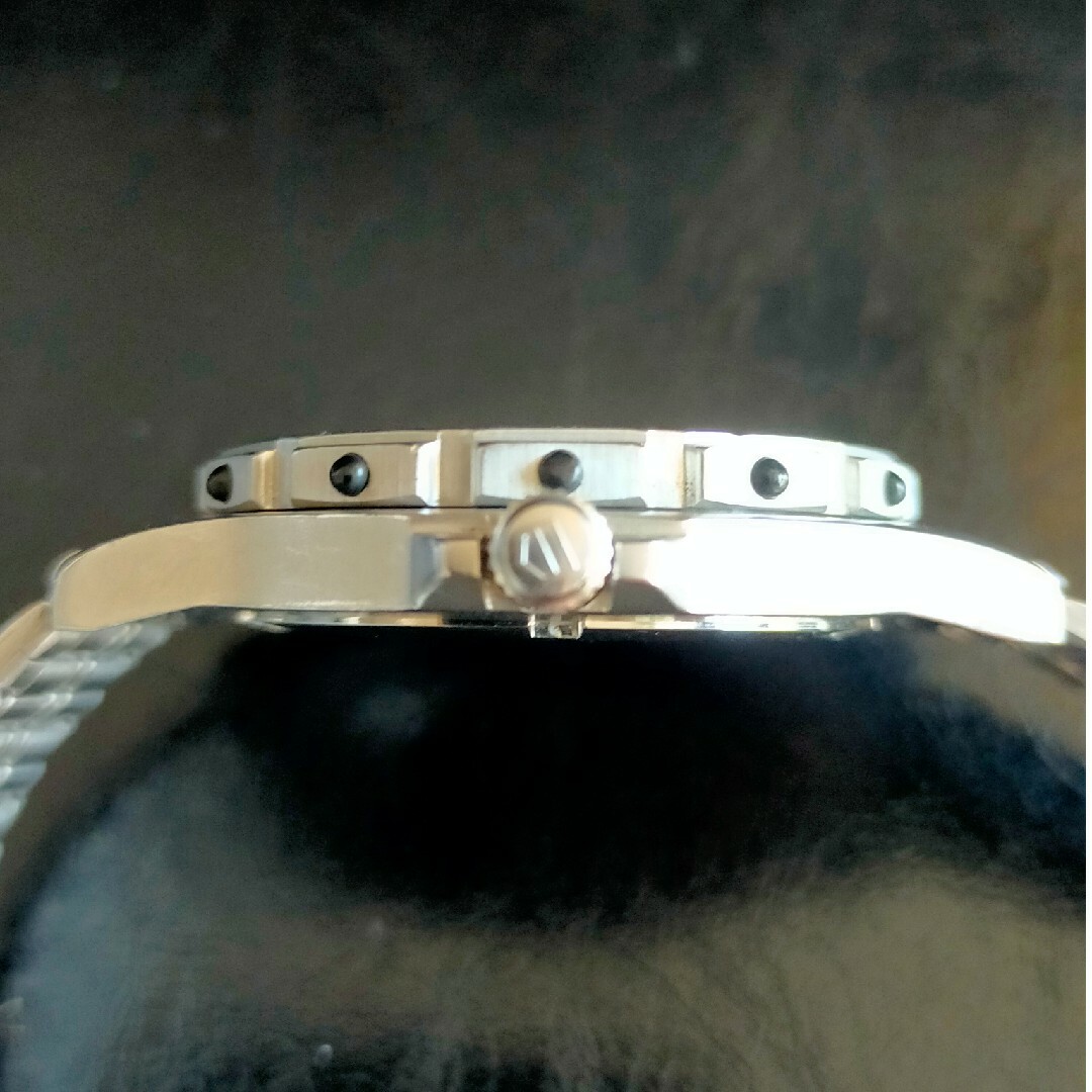 TAG Heuer(タグホイヤー)のタグホイヤー プロフェッショナル 3000シリーズ 932.206 クオーツ メンズの時計(腕時計(アナログ))の商品写真