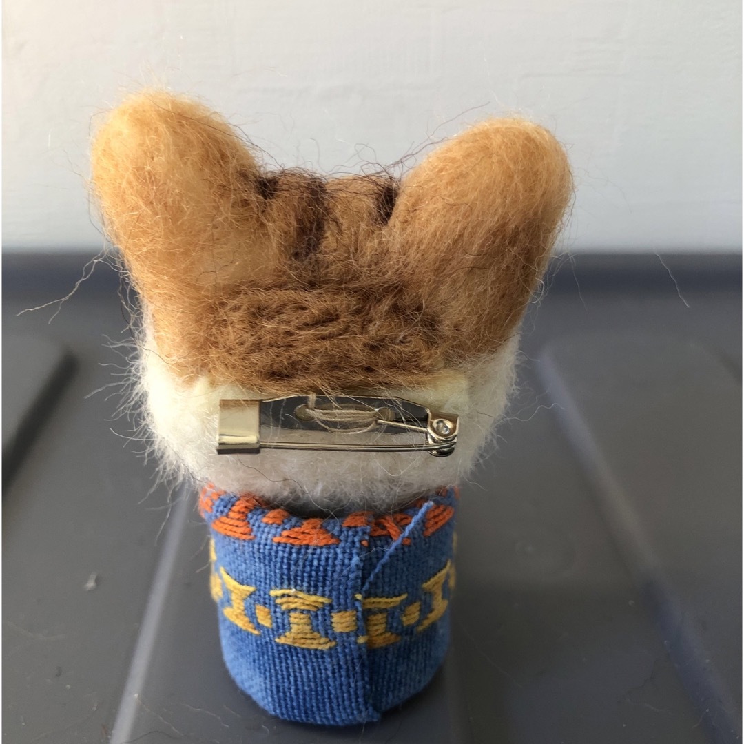 羊毛フェルト　柴犬ブローチ ハンドメイドのぬいぐるみ/人形(ぬいぐるみ)の商品写真