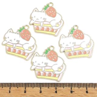 在庫10セット⭐ケーキに寝そべる猫。.:*4個♡ゴールドチャーム(各種パーツ)