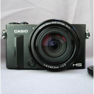 カシオ(CASIO)の良品全域F2.8ズームコンデジWiFi・フロントシャッター搭載(コンパクトデジタルカメラ)