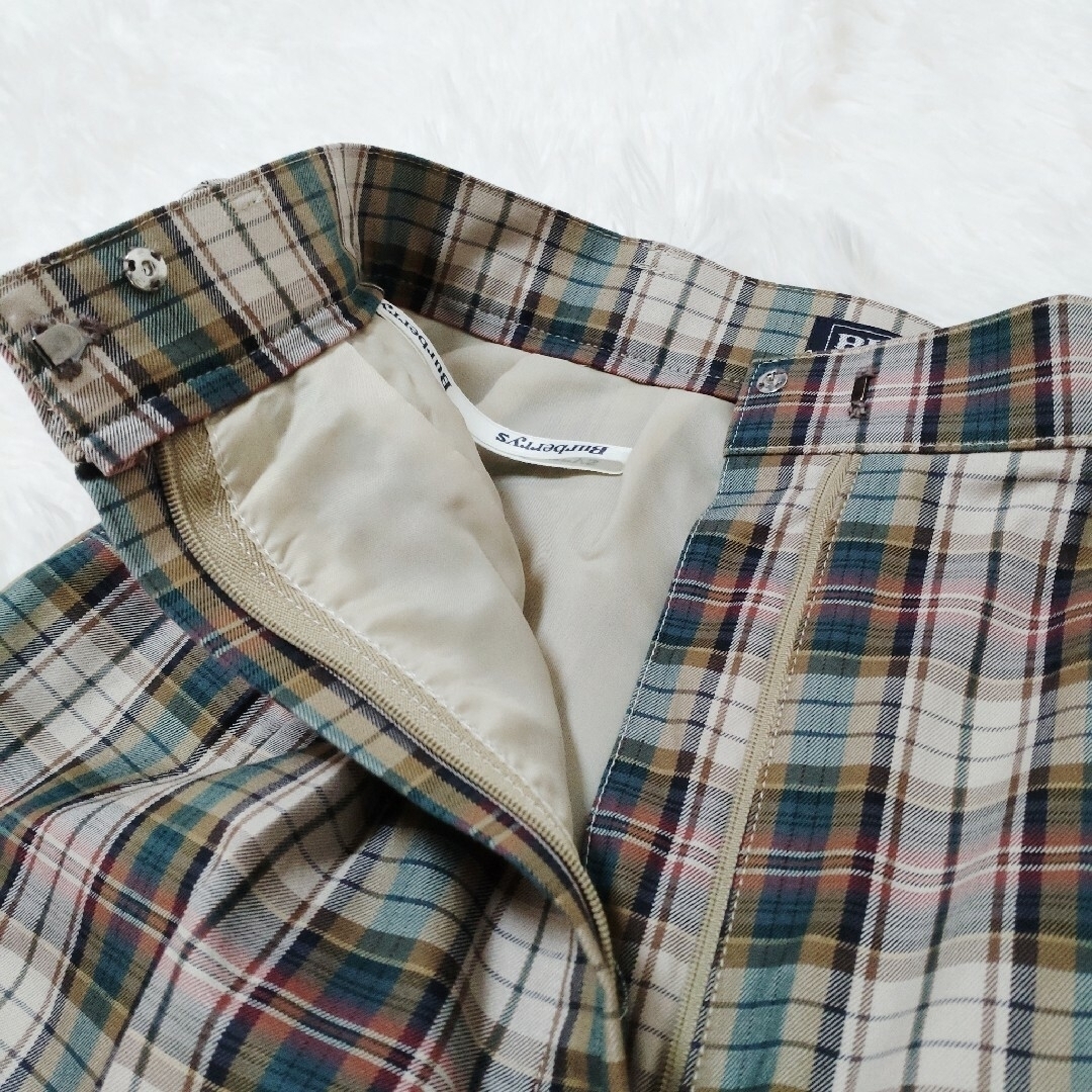 BURBERRY(バーバリー)の【美品/入手困難】90s バーバリープローサム ショートパンツスーツ チェック レディースのフォーマル/ドレス(スーツ)の商品写真