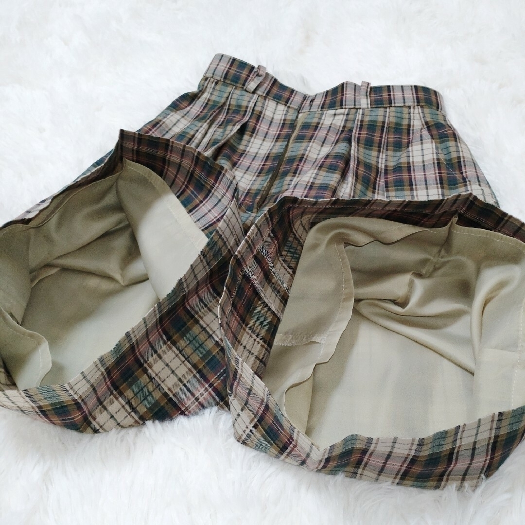 BURBERRY(バーバリー)の【美品/入手困難】90s バーバリープローサム ショートパンツスーツ チェック レディースのフォーマル/ドレス(スーツ)の商品写真