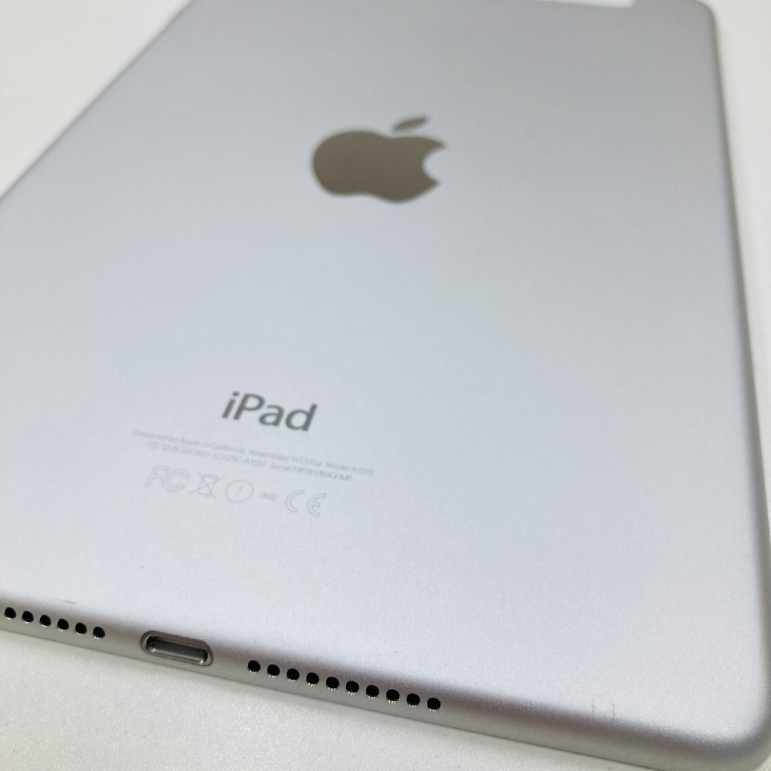 iPad(アイパッド)のiPad mini4 / 128GB セルラーモデル（DOCOMO） シルバー スマホ/家電/カメラのPC/タブレット(タブレット)の商品写真