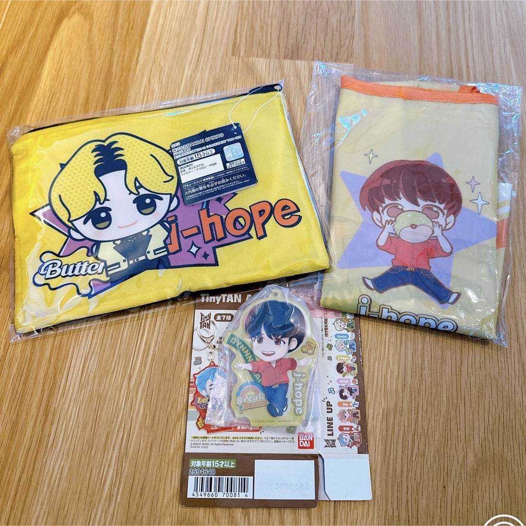 防弾少年団(BTS)(ボウダンショウネンダン)のBTS TinyTAN j-hope セット エンタメ/ホビーのタレントグッズ(アイドルグッズ)の商品写真