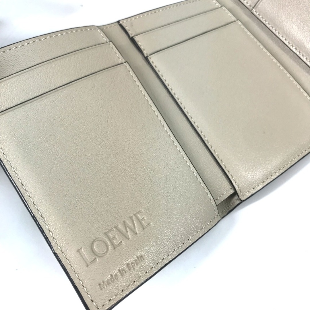 LOEWE(ロエベ)のロエベ LOEWE スモール バーティカル ウォレット アナグラム コンパクトウォレット 3つ折り財布 レザー グリーン レディースのファッション小物(財布)の商品写真