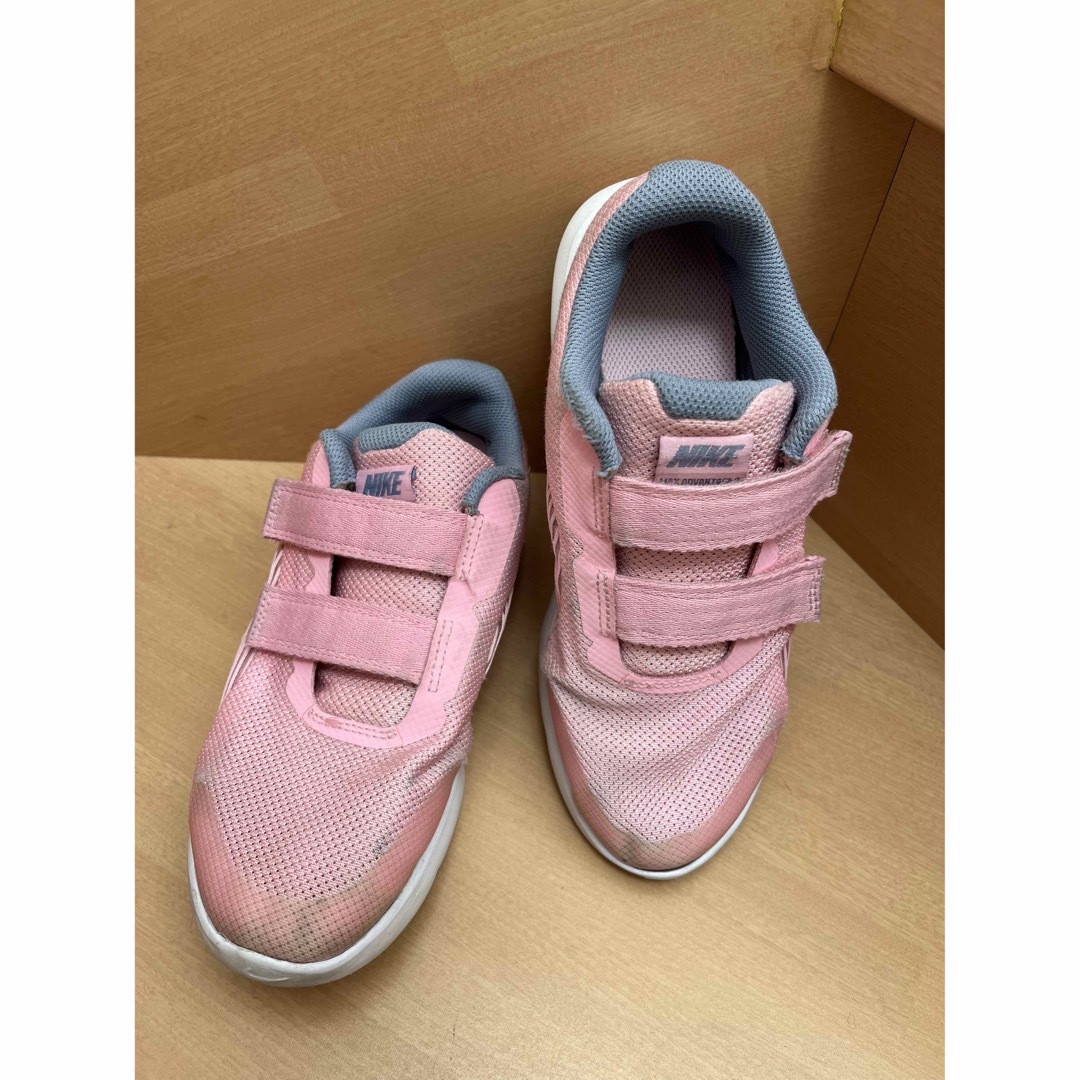 NIKE(ナイキ)のキッズ　NIKE ナイキ　　ピンク　女の子　21 ㌢　スニーカー キッズ/ベビー/マタニティのキッズ靴/シューズ(15cm~)(スニーカー)の商品写真