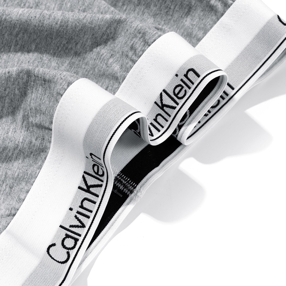 ck Calvin Klein(シーケーカルバンクライン)のCalvin Klein  Braletteロングスリープ　長袖　グレー　L レディースのトップス(Tシャツ(長袖/七分))の商品写真