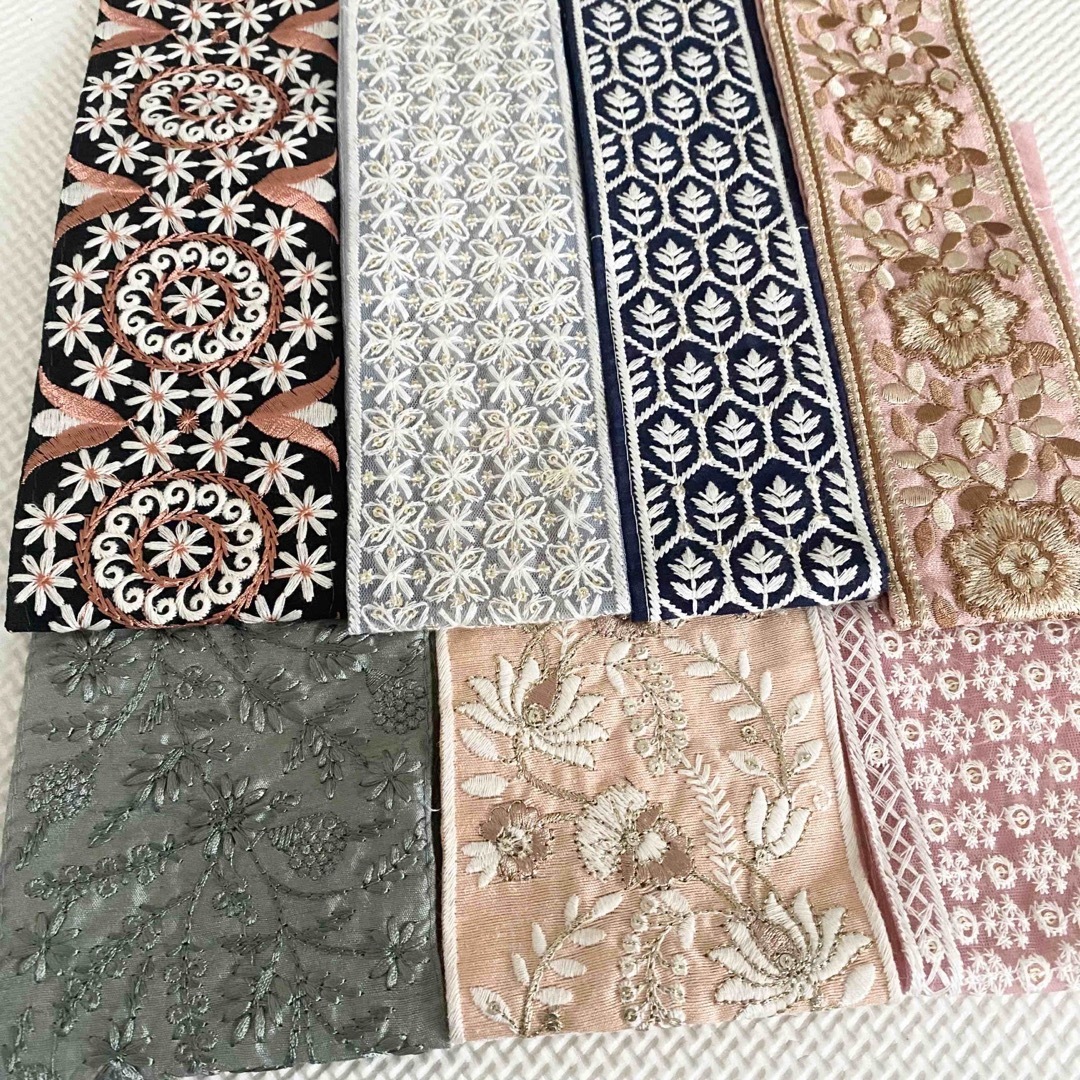 インド刺繍リボン　7本セット ハンドメイドの素材/材料(生地/糸)の商品写真