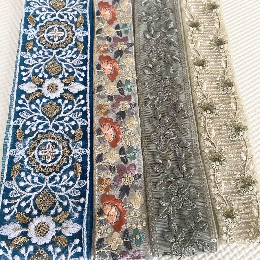 インド刺繍リボン4本セット ハンドメイドの素材/材料(生地/糸)の商品写真