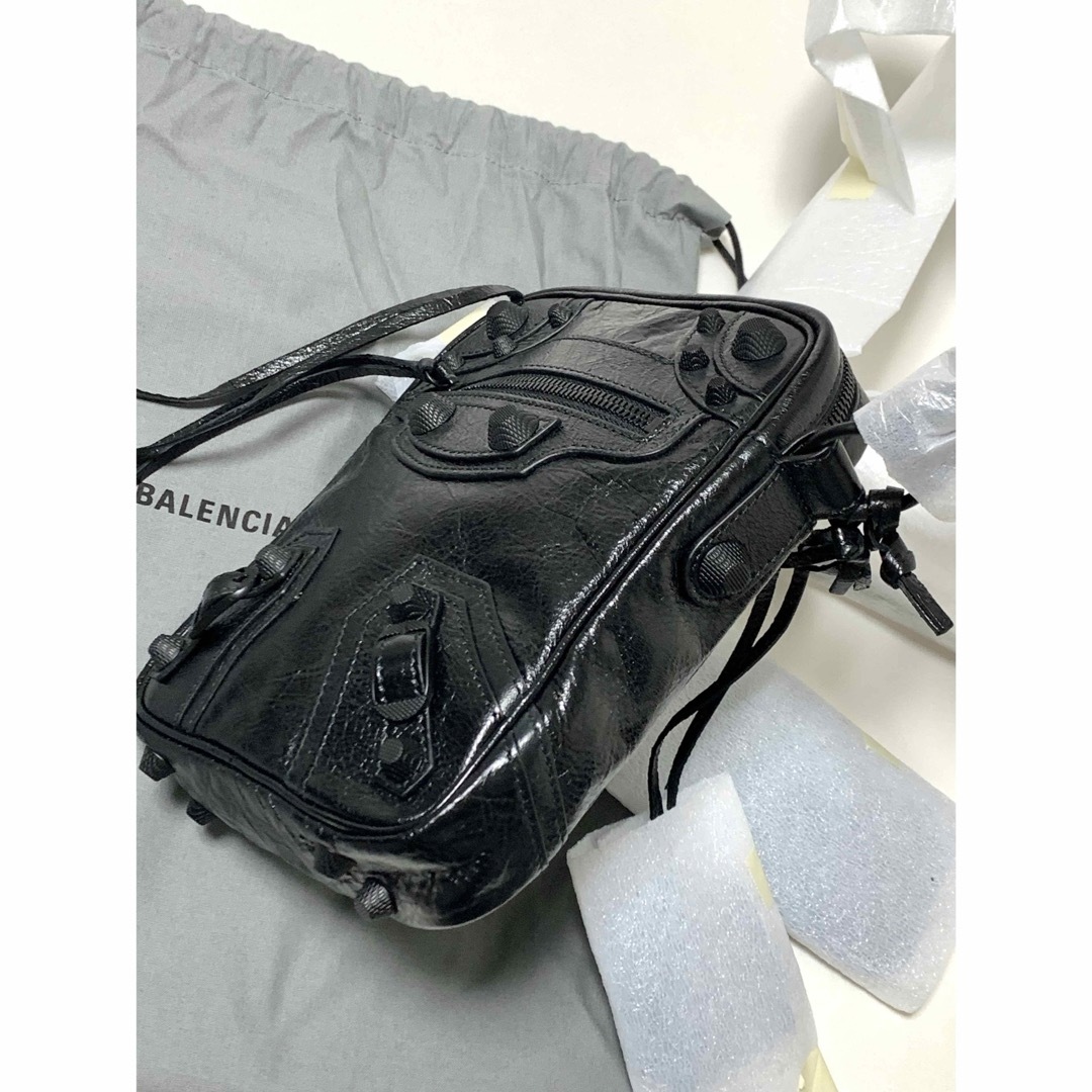 新品《 BALENCIAGA 》LE CAGOLE クロスボディバッグ