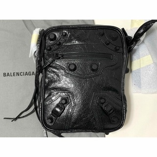 バレンシアガ(Balenciaga)の新品《 BALENCIAGA 》LE CAGOLE クロスボディバッグ(ショルダーバッグ)