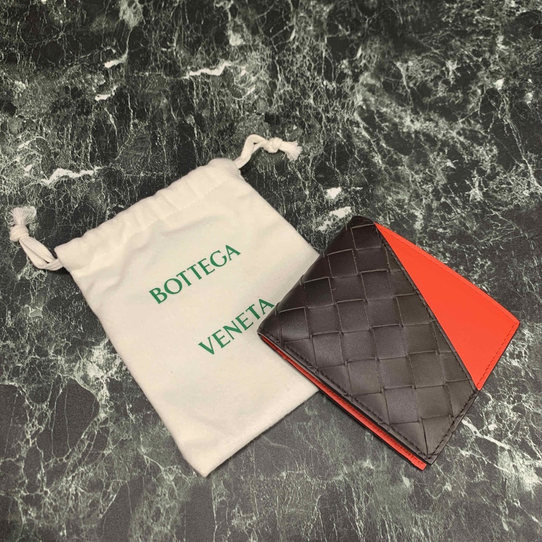 Bottega Veneta(ボッテガヴェネタ)の【 ボッテガヴェネタ 】【新品未使用】二つ折り財布　BROWN/ORANGE メンズのファッション小物(折り財布)の商品写真