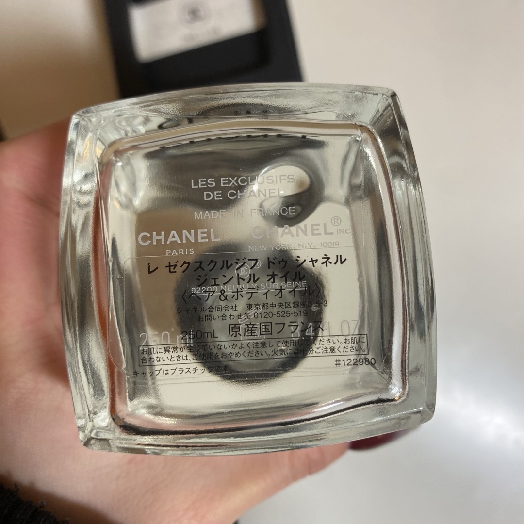 CHANEL(シャネル)のCHANEL HUILE DOUCEジェントルオイル 250ml コスメ/美容のボディケア(ボディオイル)の商品写真