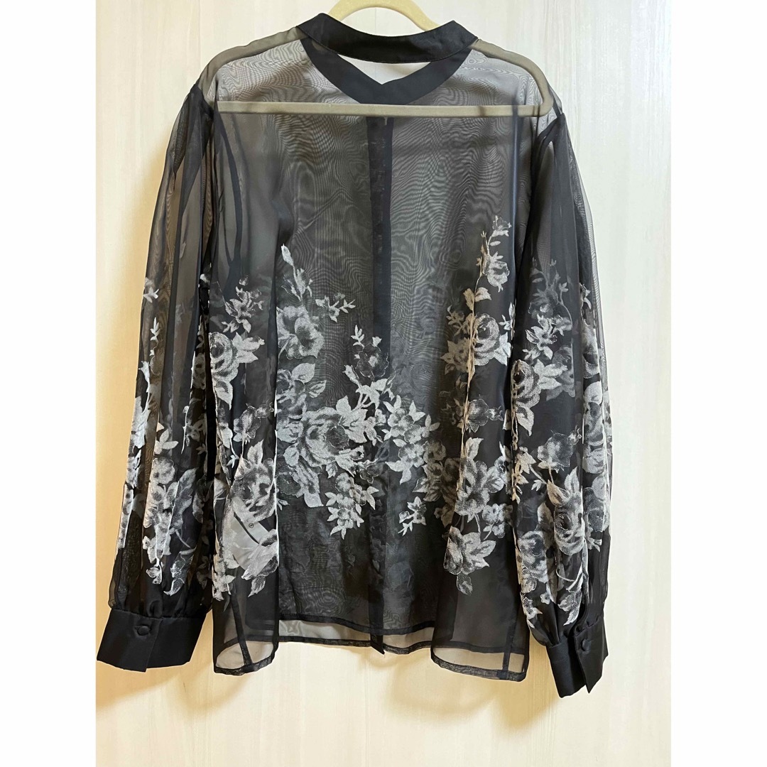 Ameri VINTAGE(アメリヴィンテージ)のAMERI　2WAY HAZE FLOWER BLOUSE レディースのトップス(シャツ/ブラウス(長袖/七分))の商品写真