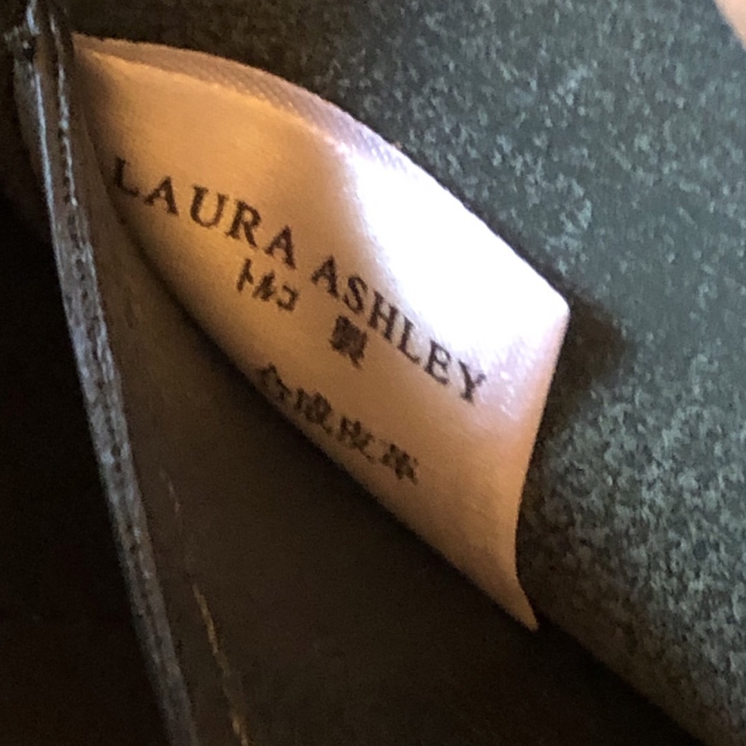 LAURA ASHLEY(ローラアシュレイ)のLAURA ASHLAY  ショルダーバック　グリーン💚　未使用品 レディースのバッグ(ショルダーバッグ)の商品写真