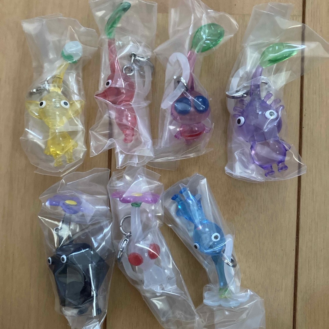 ピクミン　めじるしアクセサリー　全7種　コンプリート エンタメ/ホビーのおもちゃ/ぬいぐるみ(キャラクターグッズ)の商品写真