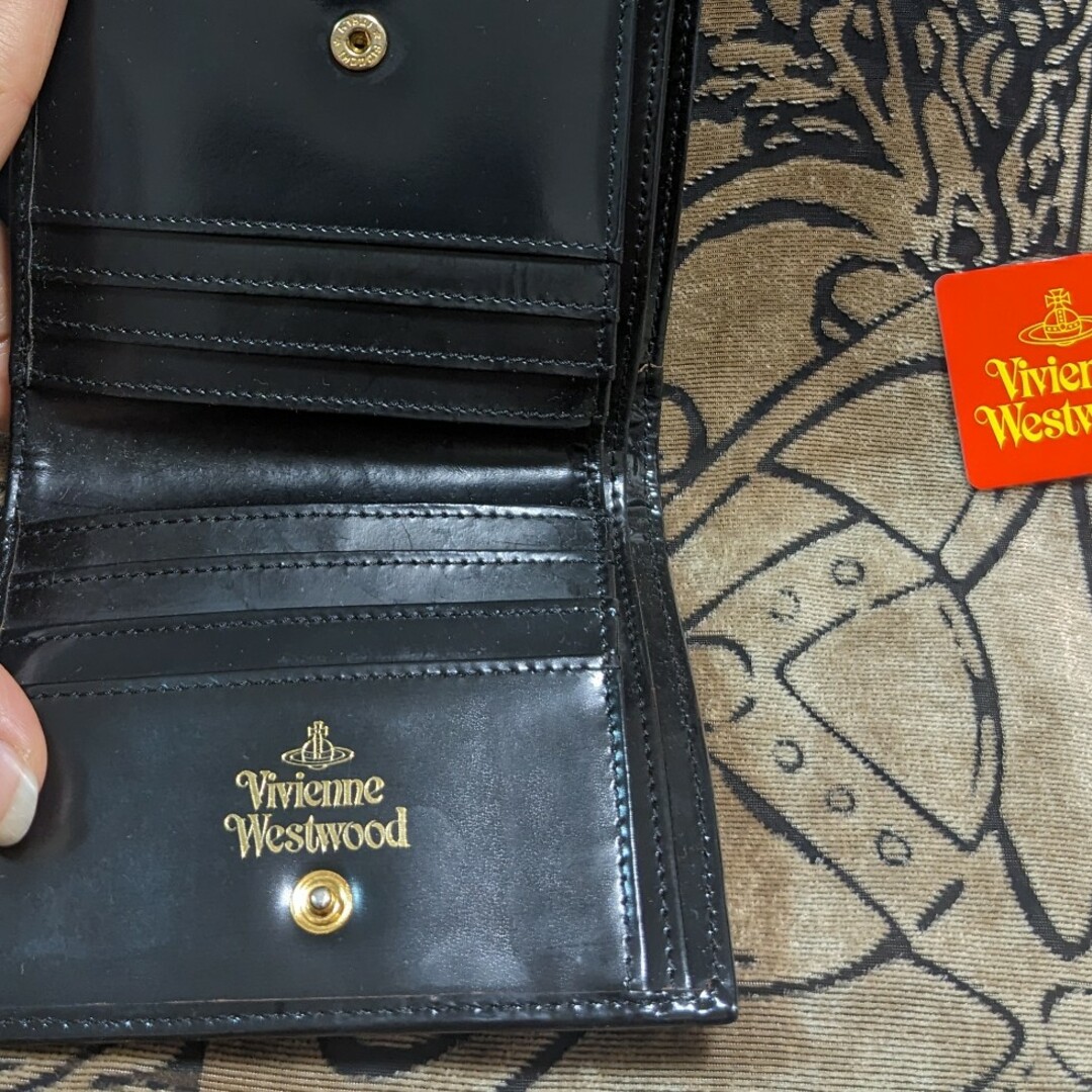 Vivienne Westwood(ヴィヴィアンウエストウッド)のエナメルオーブ　折財布　マックチェック　ヴィヴィアン レディースのファッション小物(財布)の商品写真