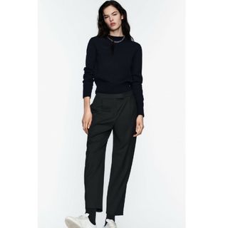 ザラ(ZARA)のZARA　ダーツ入りスラウチ－フィットパンツ(カジュアルパンツ)