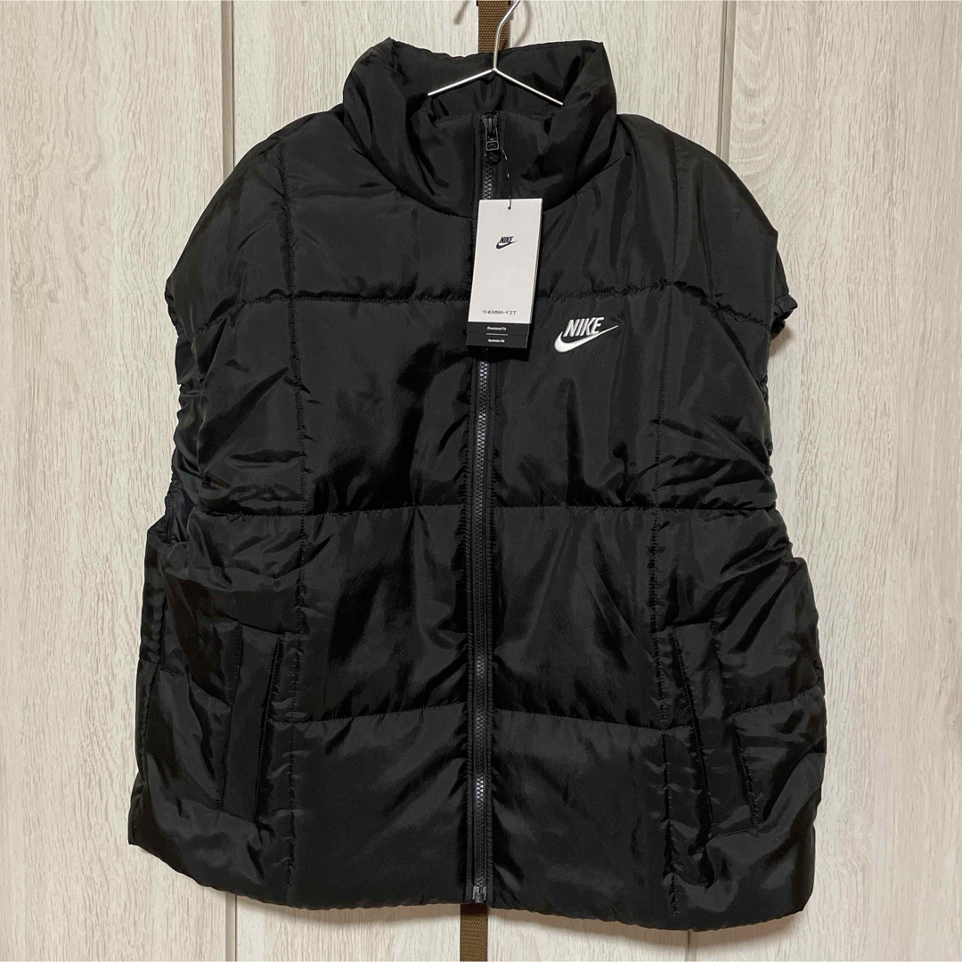 NIKE(ナイキ)の新品★定価13860円★NIKE★Therma-FIT★ベスト★Lサイズ レディースのジャケット/アウター(ダウンベスト)の商品写真