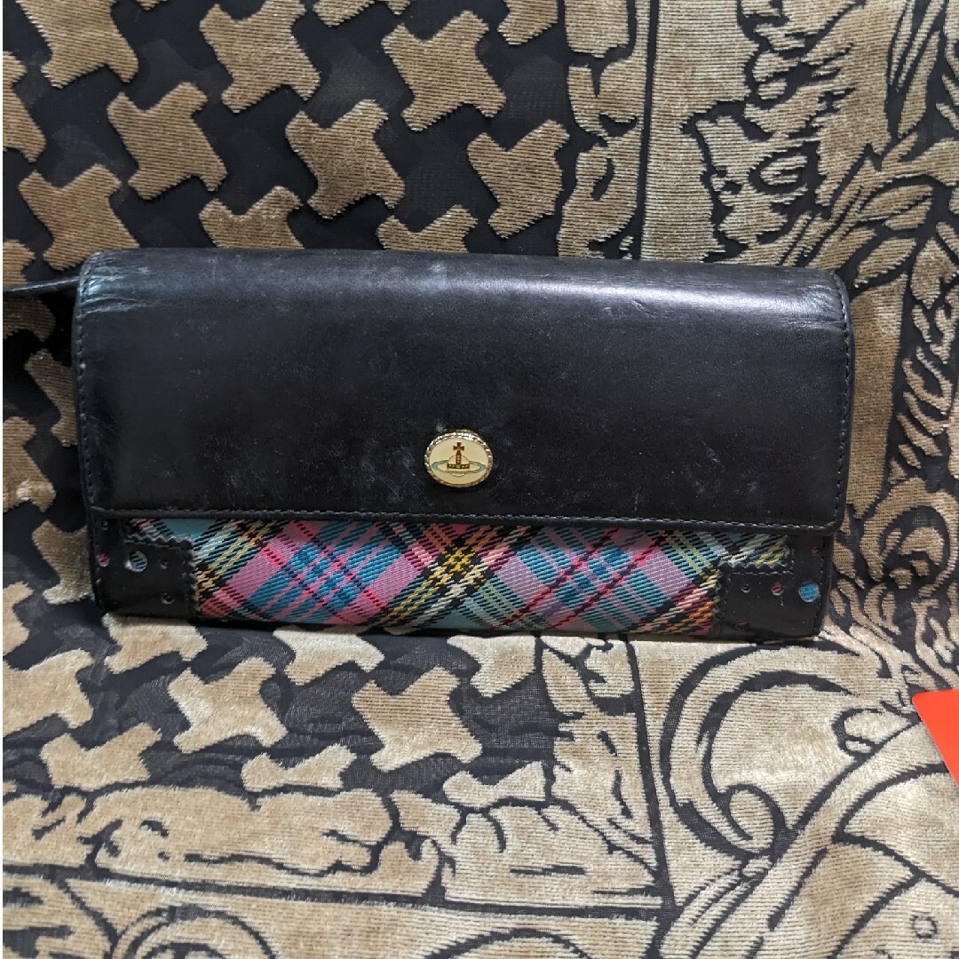 Vivienne Westwood(ヴィヴィアンウエストウッド)の人気カラー　エナメルオーブ　長財布　ブルーマックチェック　ヴィヴィアン レディースのファッション小物(財布)の商品写真