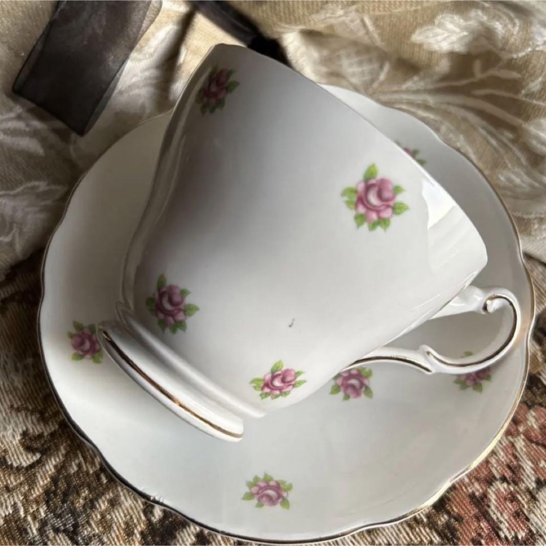 ROYAL ALBERT(ロイヤルアルバート)の英国製 希少  REGENCY Rose カップ＆ソーサー 1客 インテリア/住まい/日用品のキッチン/食器(食器)の商品写真