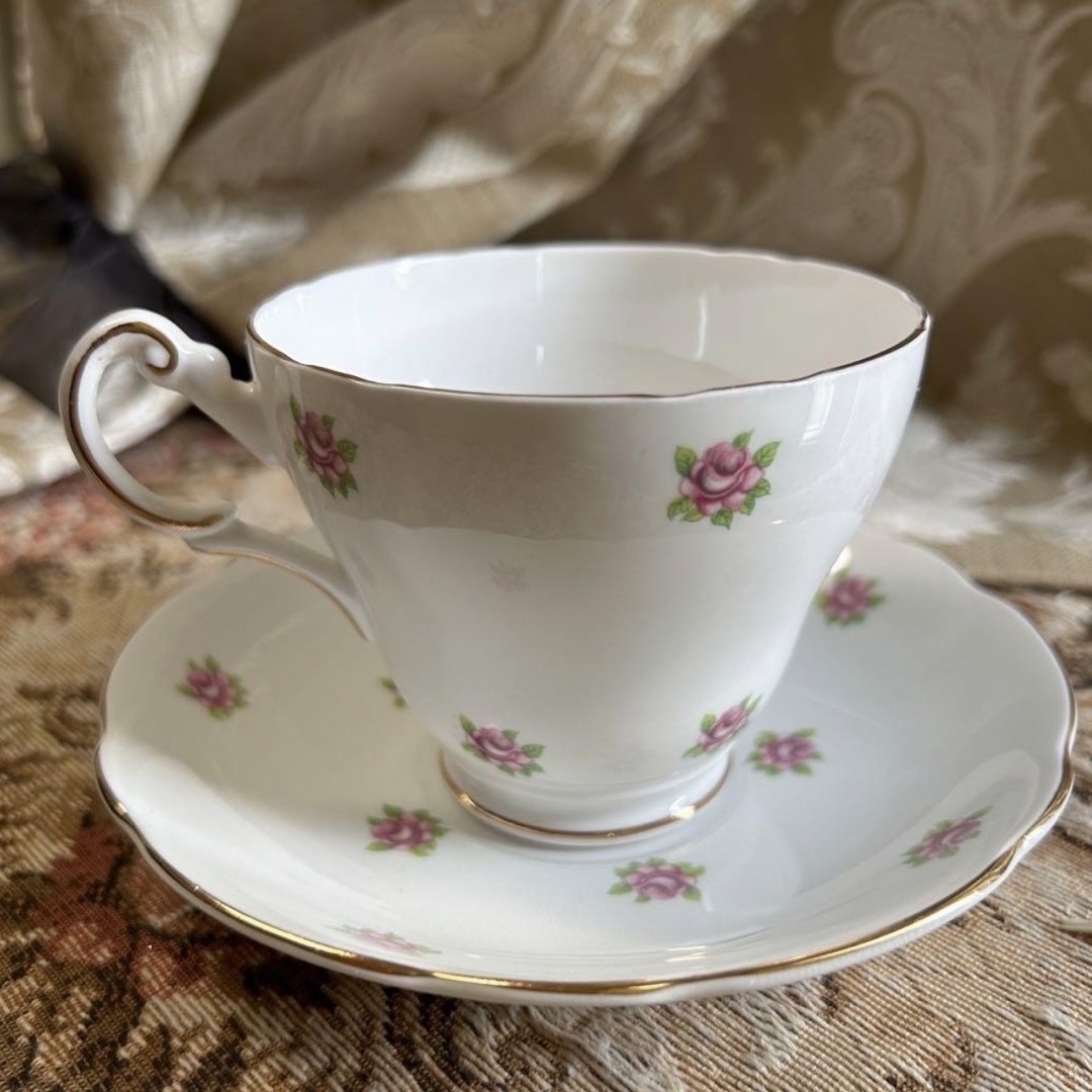 ROYAL ALBERT(ロイヤルアルバート)の英国製 希少  REGENCY Rose カップ＆ソーサー 1客 インテリア/住まい/日用品のキッチン/食器(食器)の商品写真