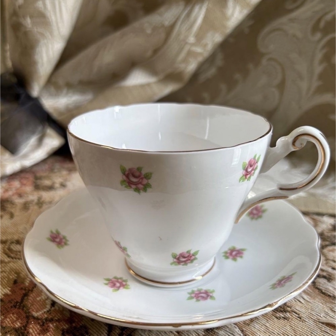 ROYAL ALBERT(ロイヤルアルバート)の英国製 希少  REGENCY Rose カップ＆ソーサー 1客 インテリア/住まい/日用品のキッチン/食器(食器)の商品写真