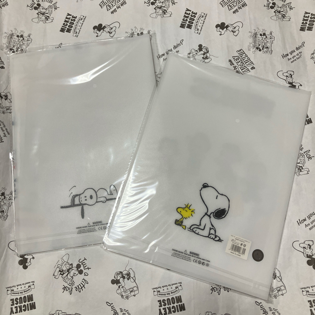 SNOOPY(スヌーピー)の【新品！】SNOOPY 10ポケット クリアファイル 2冊セット エンタメ/ホビーのアニメグッズ(クリアファイル)の商品写真