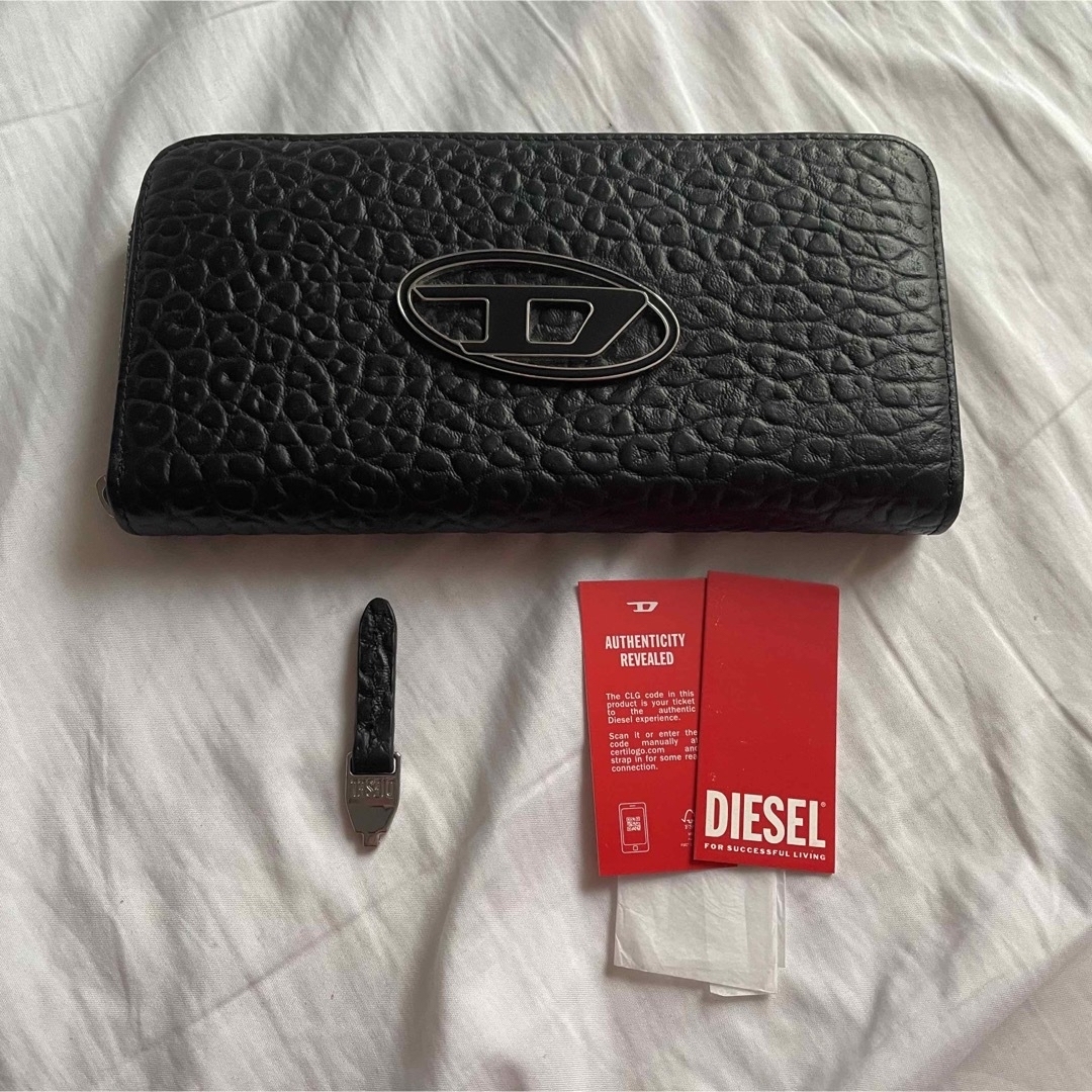 DIESEL(ディーゼル)の【DIESEL】Dロゴ メタルロゴ 長財布 ブラック レザー メンズのファッション小物(長財布)の商品写真