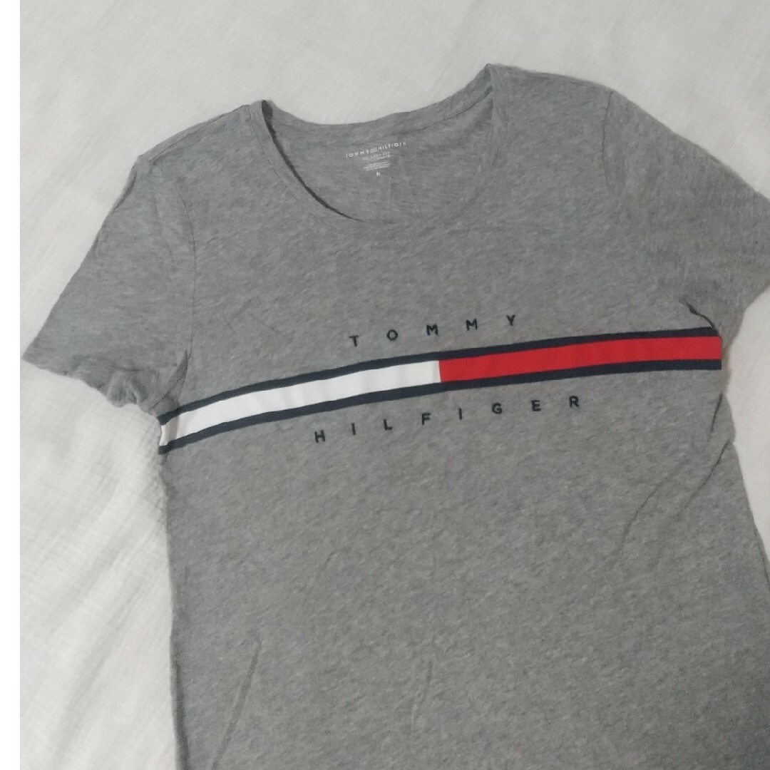 TOMMY HILFIGER(トミーヒルフィガー)のTOMMY HILFIGER  Tシャツ Mサイズ レディースのトップス(Tシャツ(半袖/袖なし))の商品写真