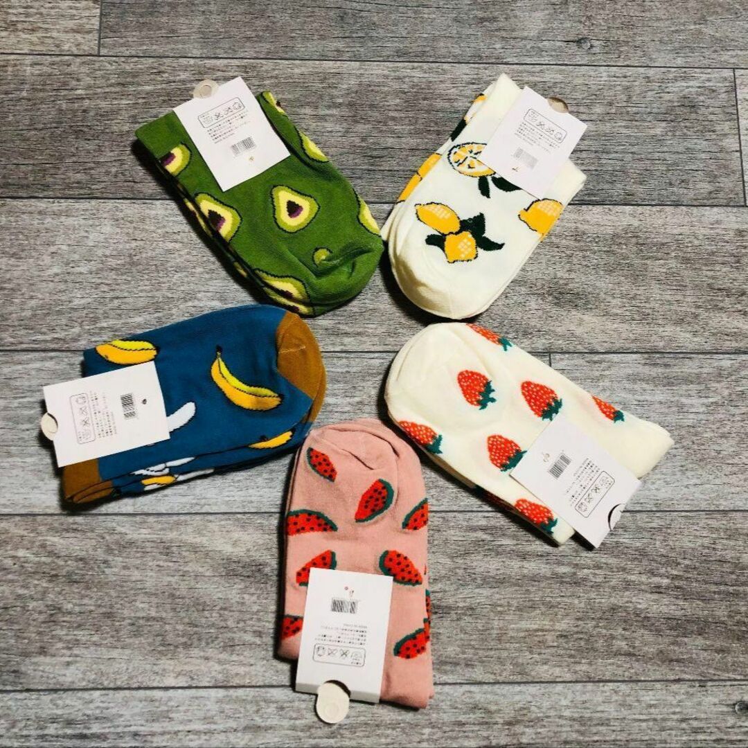 ❤可愛い❤新品 フルーツ ソックス アボカド 2足組 グリーン 靴下 プレゼント レディースのレッグウェア(ソックス)の商品写真