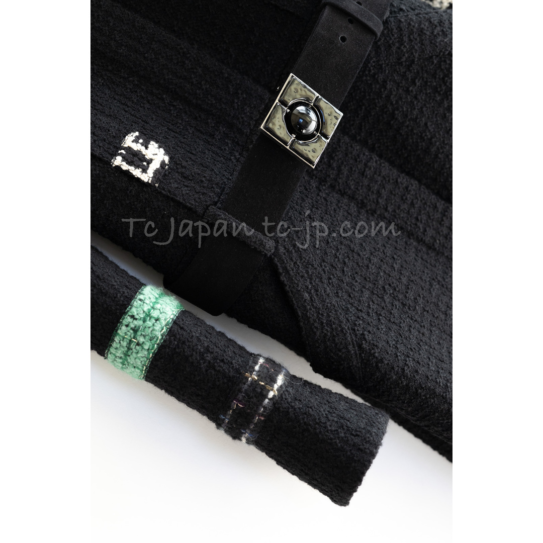 CHANEL(シャネル)のシャネル コート CHANEL ブラック グリーン アイボリー ツイード ロング ジャケット スエード ベルト付き 超美品 貴重なランウェイ登場 34 36 レディースのジャケット/アウター(ロングコート)の商品写真