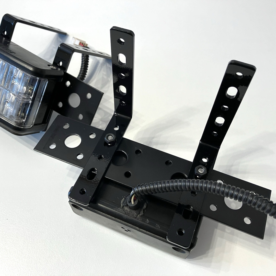 覆面パトカー用】純正パトライト製 LAS-M1-R 赤 2個セット 前面 覆面パトカー用】純正パトライト製 LAS-M1-R 赤 2個セット 前面