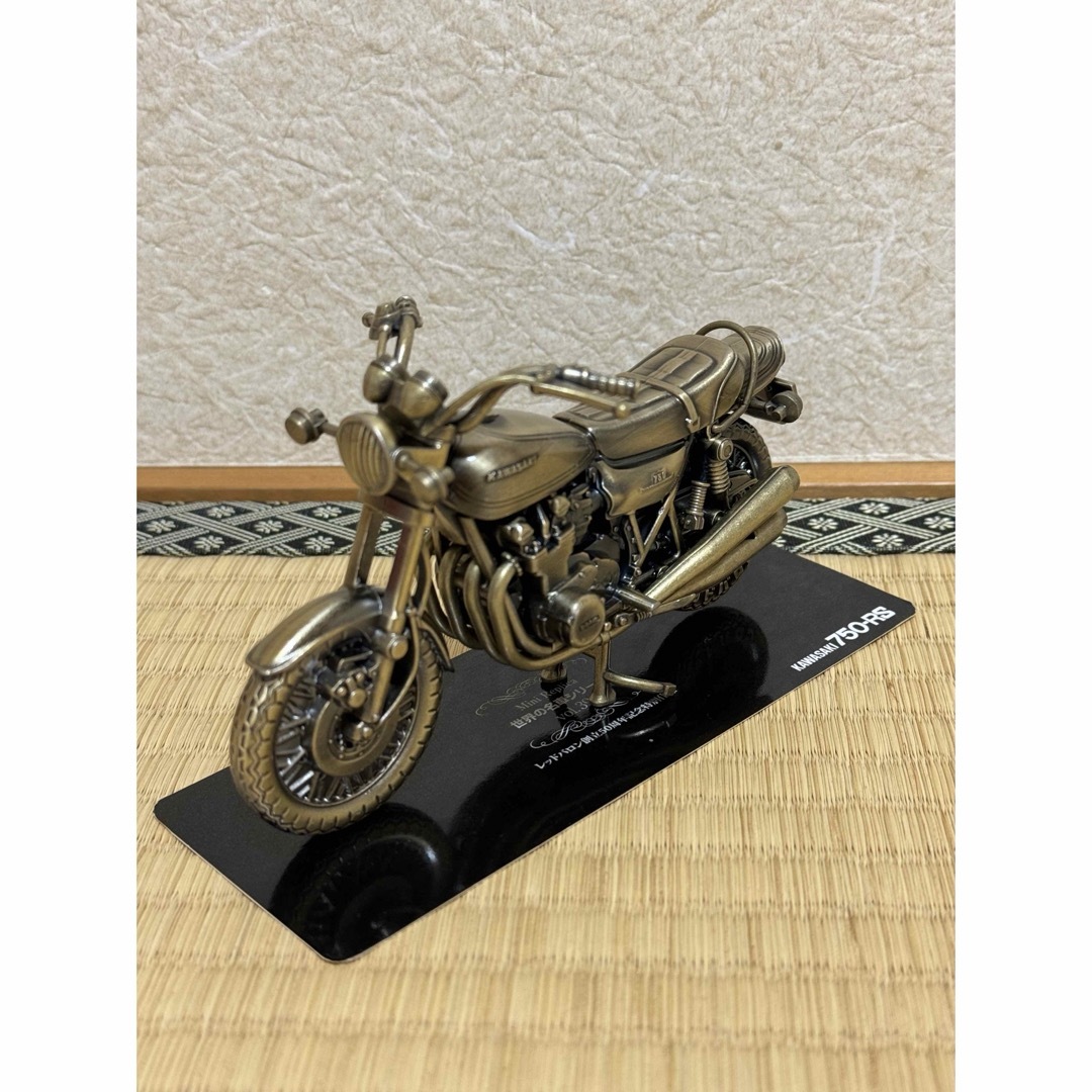 カワサキ(カワサキ)のレッドバロンKAWASAKI 750 RS レットバロン創立50周年記念特別仕様 エンタメ/ホビーのおもちゃ/ぬいぐるみ(模型/プラモデル)の商品写真