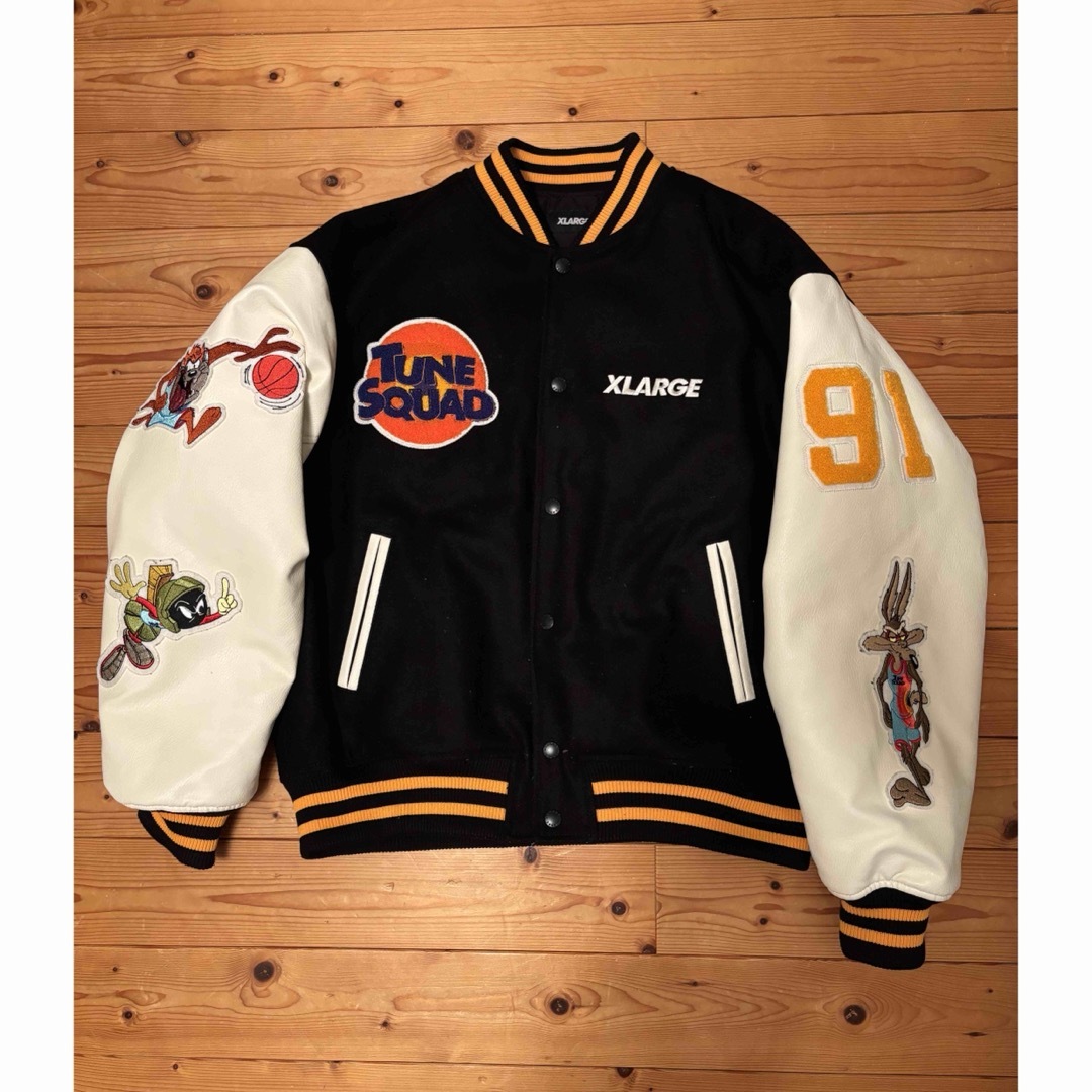 XLARGE(エクストララージ)のXLARGE × SPACE JAM: JACKET メンズのジャケット/アウター(スタジャン)の商品写真