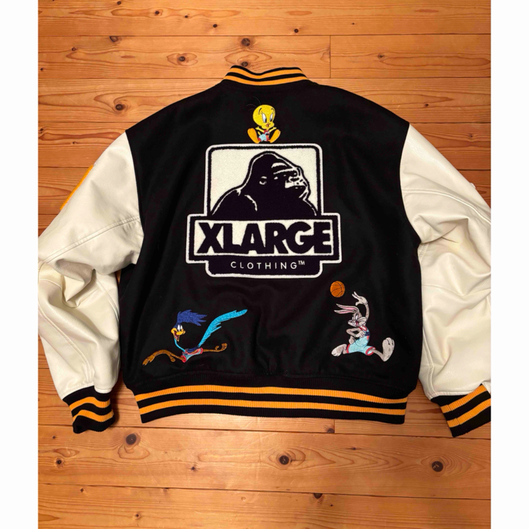 XLARGE(エクストララージ)のXLARGE × SPACE JAM: JACKET メンズのジャケット/アウター(スタジャン)の商品写真