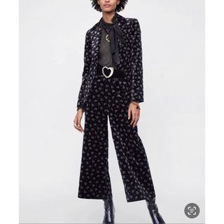 ザラ(ZARA)の新品ZARAcollectionベロア調セットアップ(セット/コーデ)