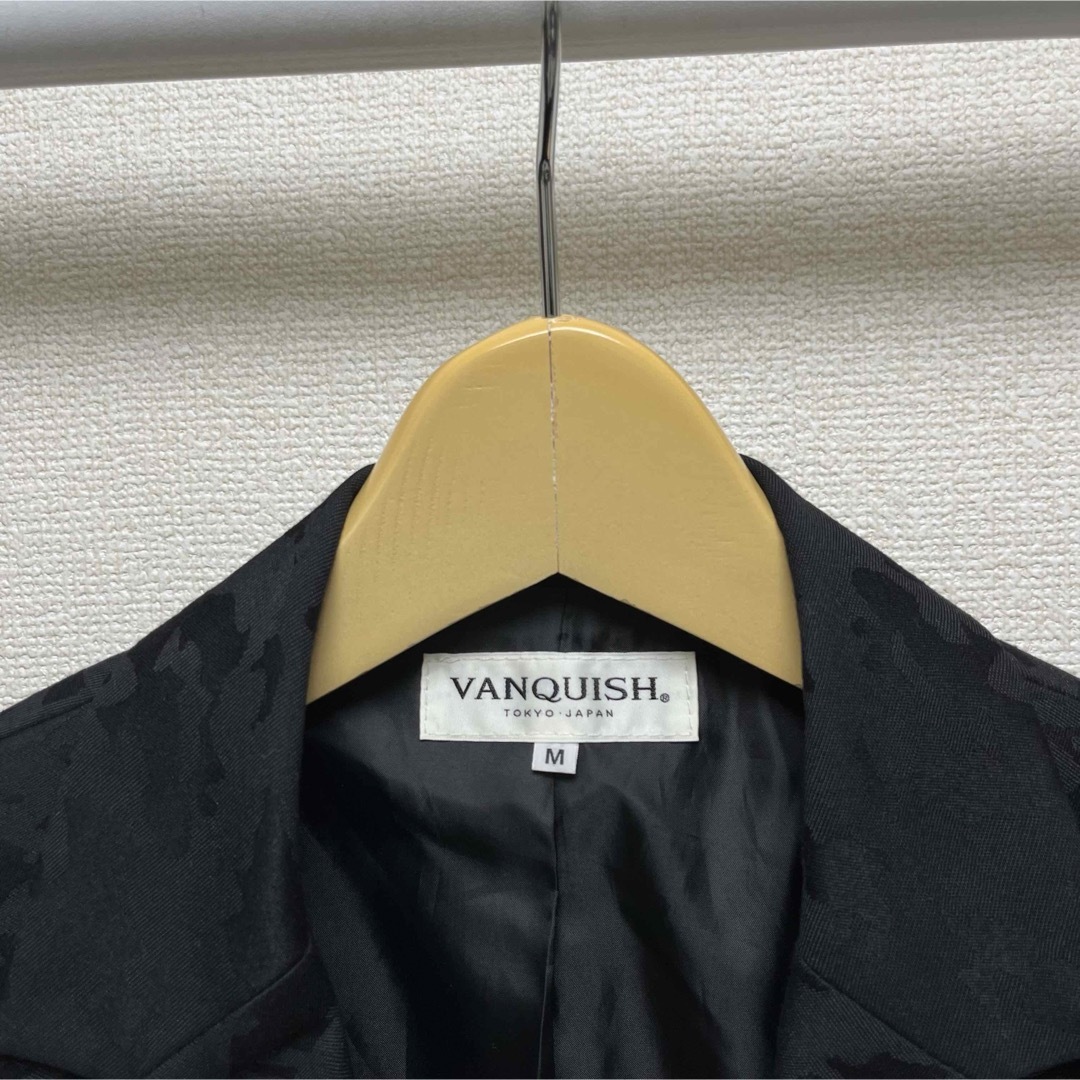 VANQUISH(ヴァンキッシュ)のVANQUISH テーラードジャケット　シャドーカモフラージュ柄迷彩柄ジャケット メンズのジャケット/アウター(テーラードジャケット)の商品写真