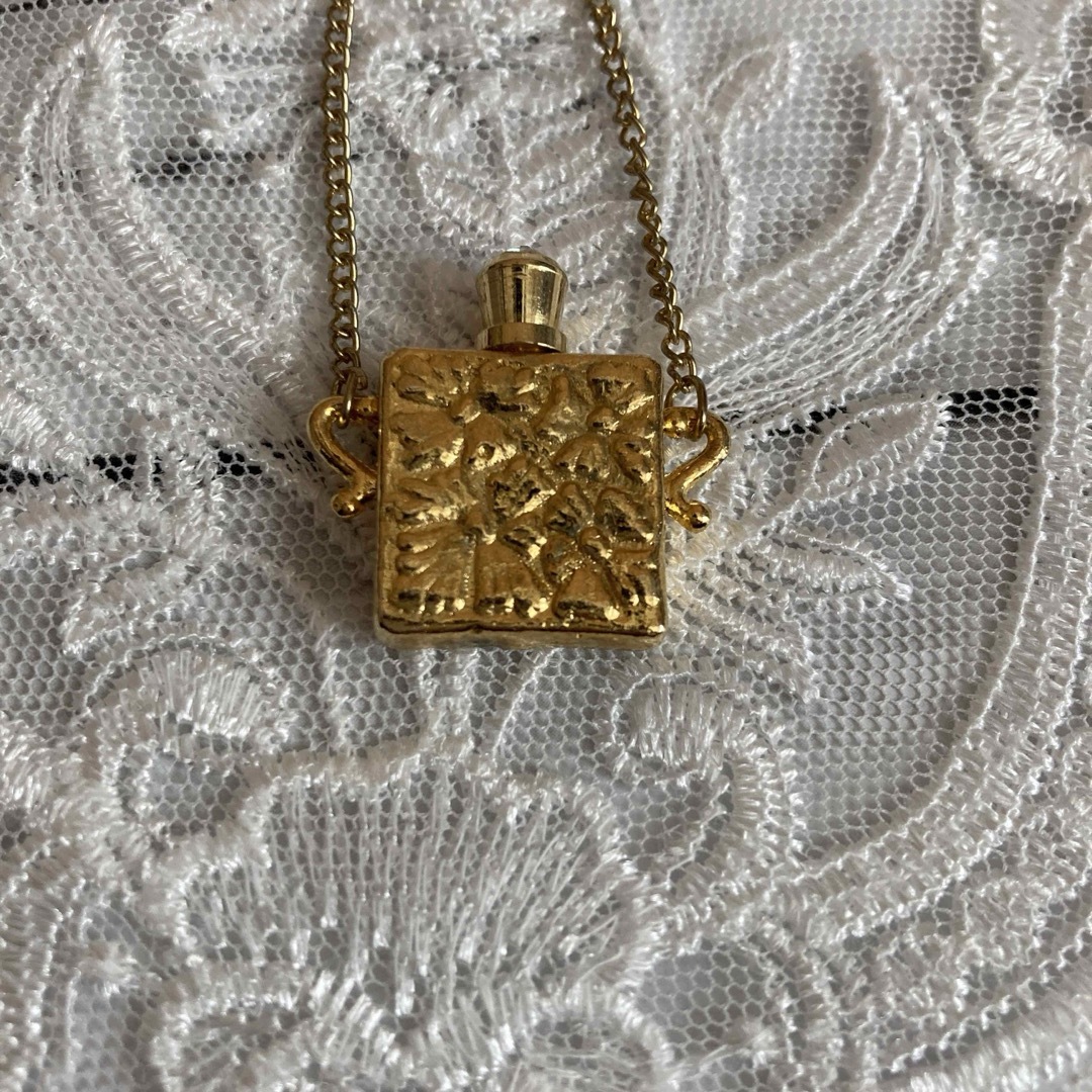 Lochie(ロキエ)のvintage ネックレス　香水瓶 レディースのアクセサリー(ネックレス)の商品写真