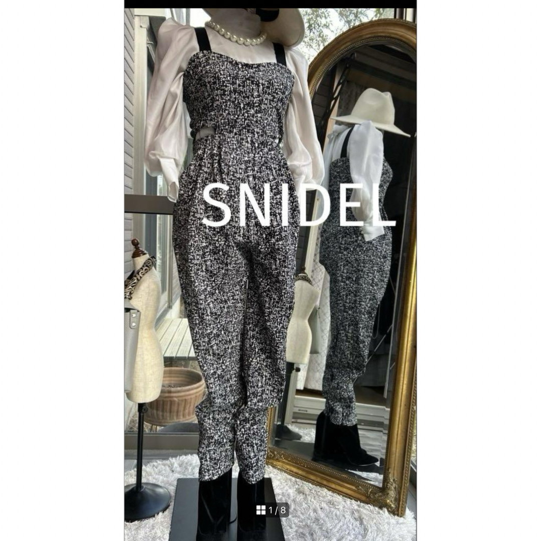 SNIDEL(スナイデル)の綺麗なお姉さんのスナイデルお洒落なサロペット レディースのパンツ(サロペット/オーバーオール)の商品写真