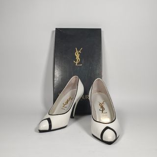 イヴサンローラン(Yves Saint Laurent)の【箱付き】イヴサンローラン ホワイト ヒールパンプス シンプル(ハイヒール/パンプス)