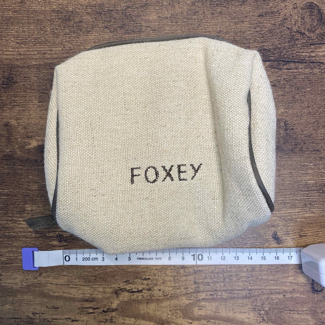 FOXEY(フォクシー)の【未使用品】FOXEY フォクシー　ノベルティポーチ　メイクポーチ レディースのファッション小物(ポーチ)の商品写真