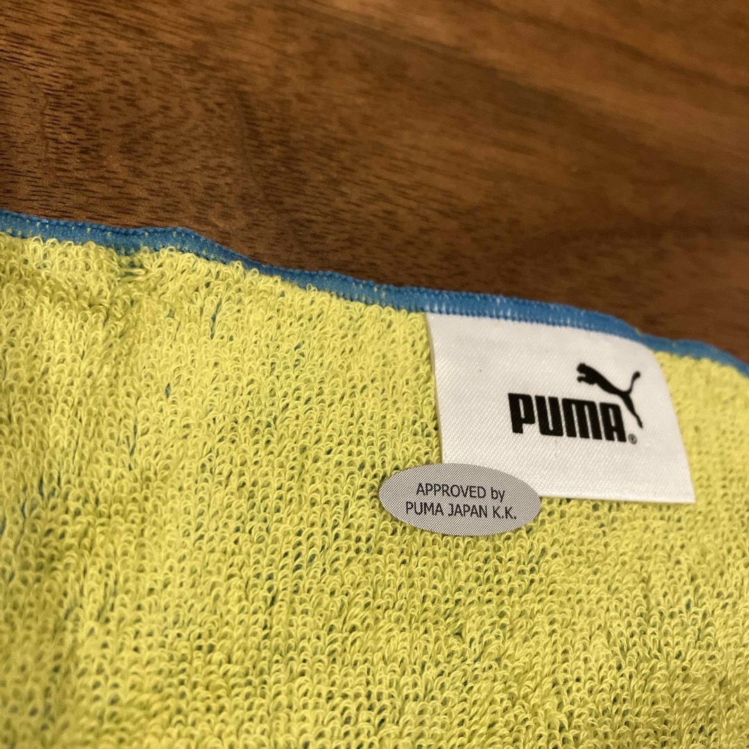 PUMA(プーマ)の未使用 PUMA タオルハンカチ 水色ブルー系×イエロー  プーマ キッズ/ベビー/マタニティのこども用ファッション小物(その他)の商品写真