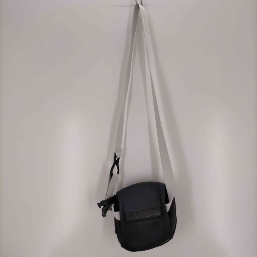 N°21(ヌメロヴェントゥーノ)のN°21(ヌメロヴェントゥーノ) ショルダーポーチ ボディバッグ レディース レディースのバッグ(ショルダーバッグ)の商品写真