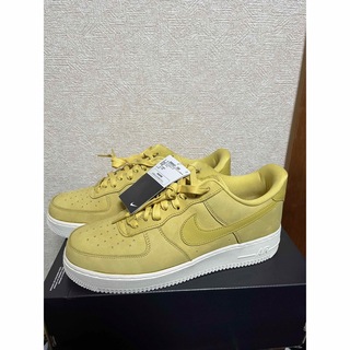 NIKE - Nike WMNS Air Force 1 Low PRMSaturn Goldの通販｜ラクマ