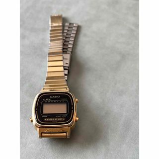 カシオ(CASIO)のCASIO ゴールド　デジタル腕時計　レディース(腕時計)